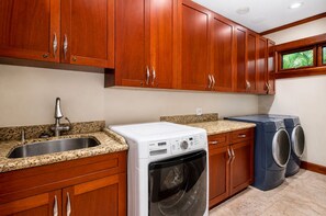 Studio (4 Bedrooms) | Laundry - Kolea Kai Resort by KBM (Waikoloa)