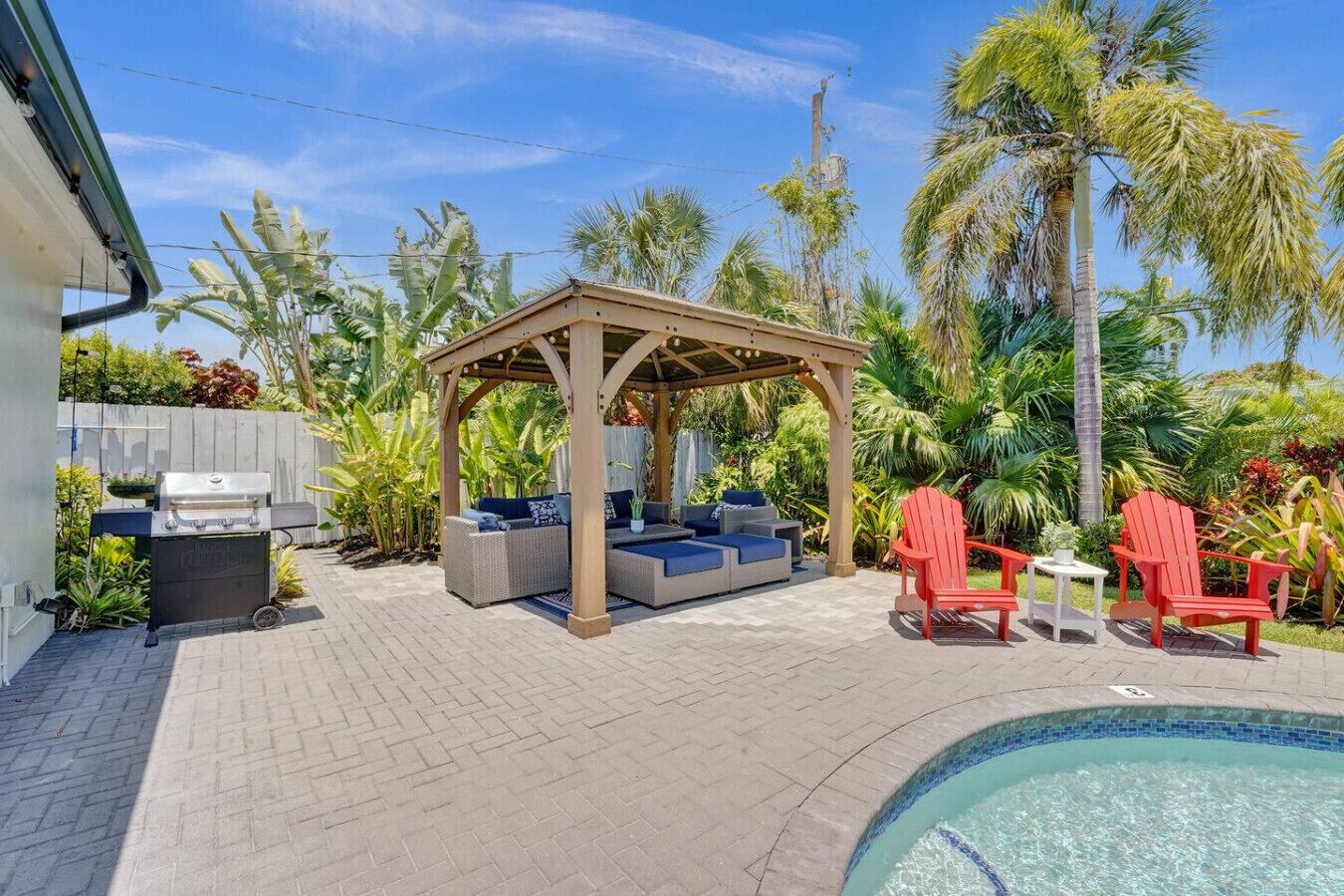 屋外ダイニングエリア