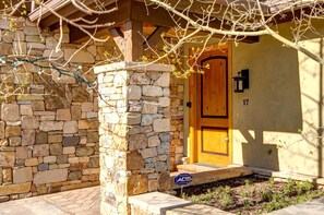 Entrée de l’hébergement