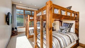 Studio (6 Bedrooms) | 6 chambres, couette en duvet d'oie