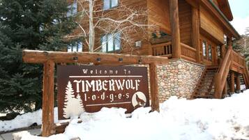 Condo (5 Bedrooms) | Servicio de la propiedad