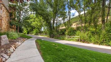 Condo (6 Bedrooms) | Exterior