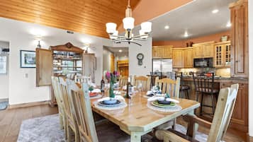 公寓式客房 (6 Bedrooms) | 用餐