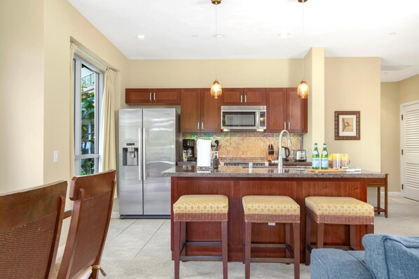 Private kitchen - Honua Kai Konea Collection by KBM - 3 Units on same floor (108/112/113) (Kaanapali)