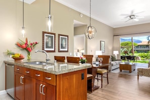 Condo (4 Bedrooms) | Private kitchen | Microwave, oven, dishwasher, coffee/tea maker