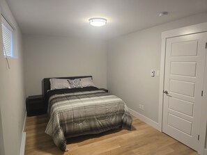 1 chambre, fer et planche à repasser, Wi-Fi, literie fournie