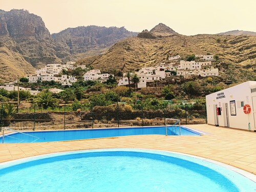 Villa Tamadaba Rural Home + Fast WiFi, Near Ocean, Pet Friendly