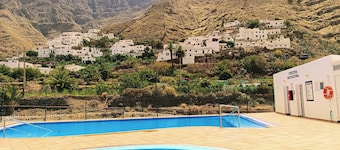 Villa Tamadaba Rural Home + Fast WiFi, Near Ocean, Pet Friendly