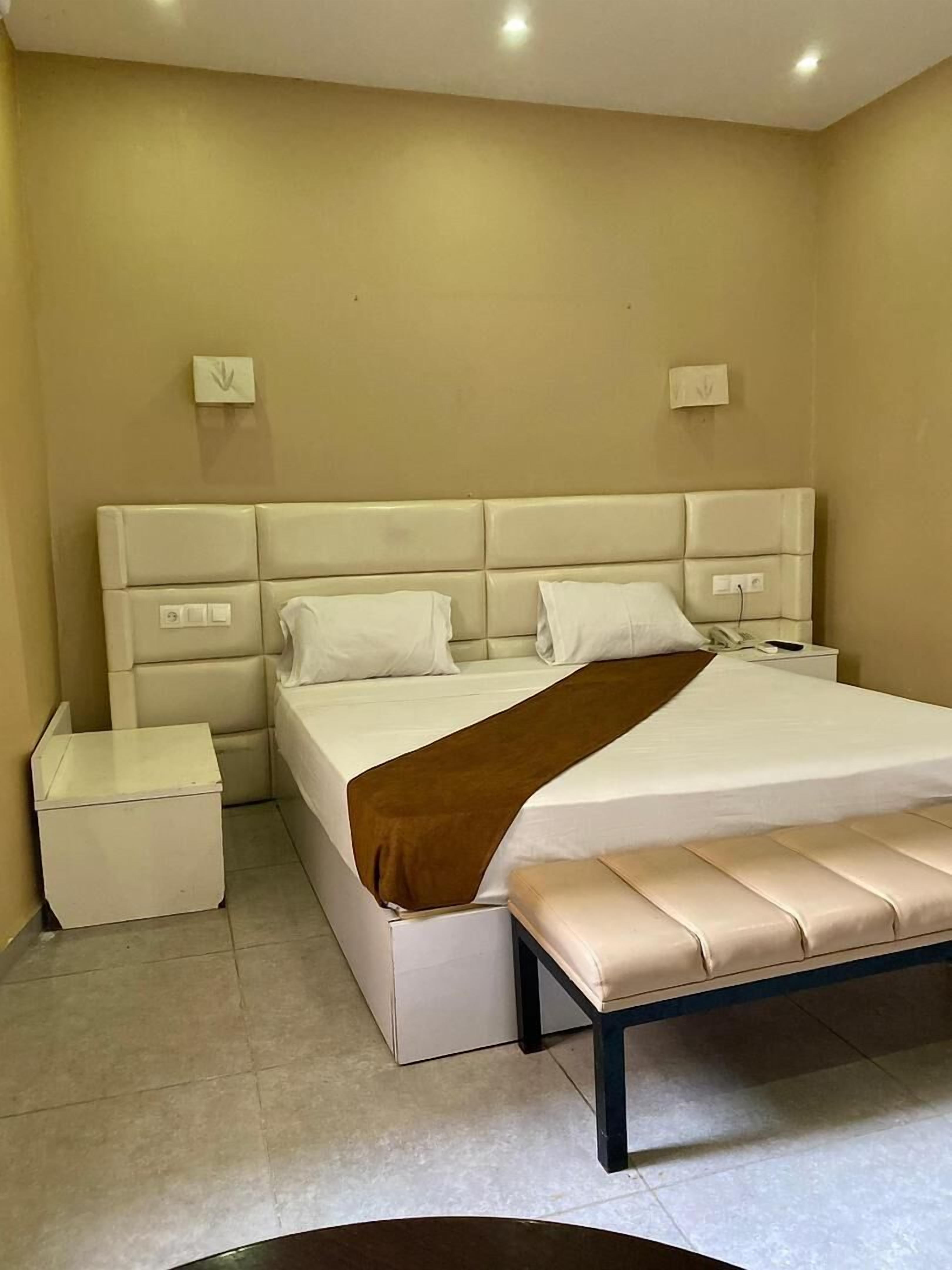 Dobbeltrom – comfort, byutsikt | Strykejern/-brett og wi-fi (inkludert)