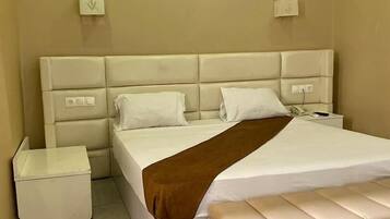 Comfort-Doppelzimmer, Stadtblick | BĂŒgeleisen/BĂŒgelbrett, kostenloses WLAN