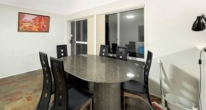 Metawise Cozy Family Room3 in Shared Home Free Parking