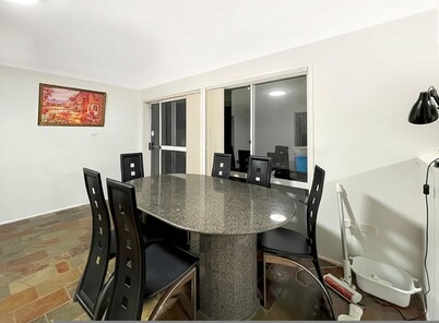 Metawise Cozy Family Room3 in Shared Home Free Parking