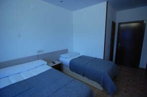 Comfort Double Room | Free WiFi - Hostal El 36 (Sesena)