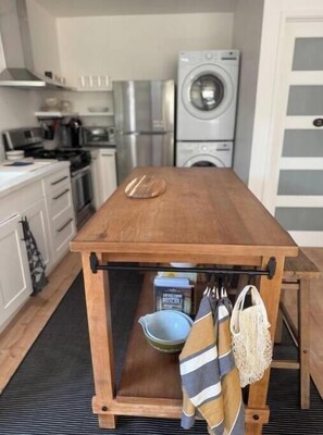 Micro-ondes, four, plaque de cuisson