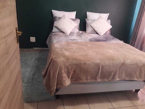 1 bedroom, iron/ironing board, free WiFi, bed sheets