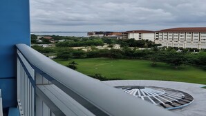 Unclassified image, 4 of 24, button - Spacious Studio unit with Balcony and Seaview (Lapu-Lapu)