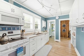 Microwave, oven, stovetop, dishwasher