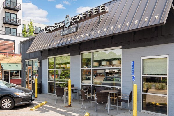 Unclassified image, 1 of 47, button