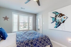 3 bedrooms, desk, iron/ironing board, WiFi