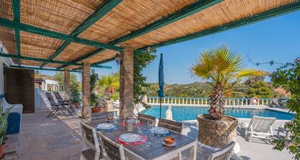 Country House 'Horta Da Ti'mariana' with Mountain View, Shared Pool and Wi-Fi