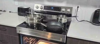 Modern, well furnished 1 bedroom home with free street parking