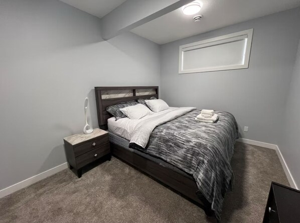 1 dormitorio, tabla de planchar con plancha, wifi gratis y ropa de cama