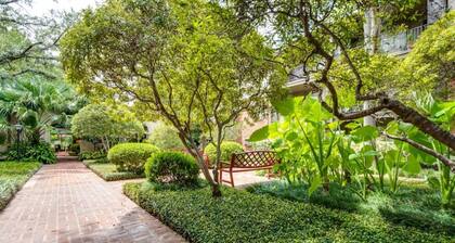 1-bedroom apartment Cozy Luxe Stay Galleria Area
