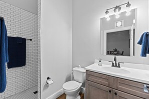 Bruser, hårtørrer, håndklæder, Sæbe