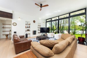 Smart TV, fireplace - Modern, Ultra-Luxurious, 5 BR/4.5 BA Home on a quiet wooded lake in Ann Arbor (Superior Township)