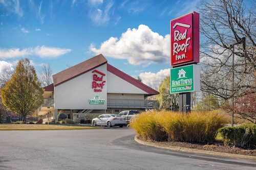 HomeTowne Studios by Red Roof Buffalo - Niagara Airport