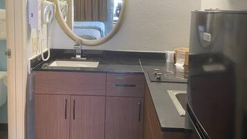 Studio, 2 Double Beds, Non Smoking, Kitchenette | Private kitchen | Full-sized fridge, microwave, stovetop, eco-friendly cleaning products