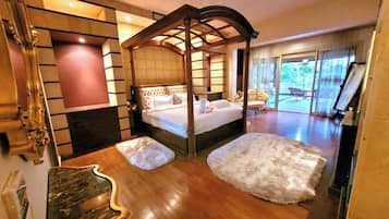 5 bedrooms, iron/ironing board, WiFi, bed sheets