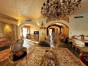 Interior - Luxury villa in Cairo with pool - stylish & private. WLAN & near to the pyramids (Cairo Governorate)