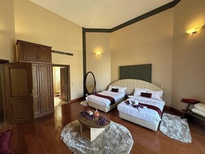 5 Schlafzimmer, Bügeleisen/Bügelbrett, WLAN, Bettwäsche