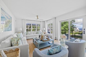 Smart TV - Granite Point Spacious and Elegant Family Retreat (Biddeford)