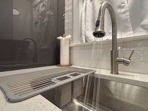 Pyyhkeet, saippua, vessapaperi