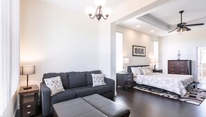 4 chambres, fer et planche à repasser, Wi-Fi, draps fournis