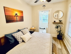 2 bedrooms, desk, free WiFi, bed sheets