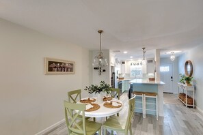 Unclassified image, 4 of 18, button