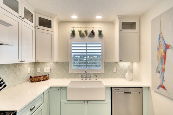 Fridge, microwave, dishwasher, coffee/tea maker