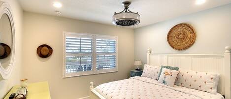 2 bedrooms, iron/ironing board, internet