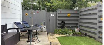  Home away from home charming 1bedroom apartment in lovely Medford with WiFi, AC