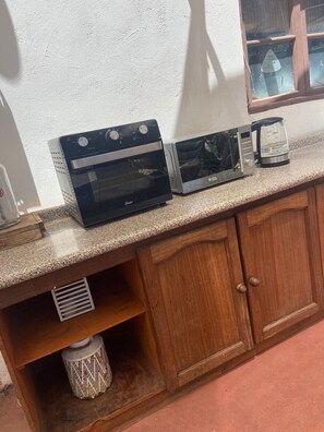 Apartment, Patio, Garden View | Private kitchen | Electric kettle - Yunkai Home (Vicuña)