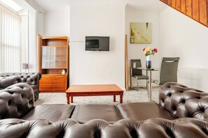 House, 3 Bedrooms, Patio, Garden View | Living room
