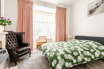 Ad7 Family Guest House