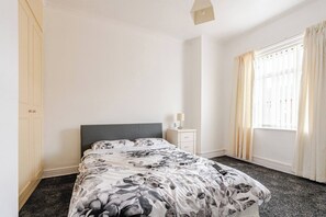 House, 3 Bedrooms, Patio, Garden View