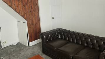 House, 3 Bedrooms, Patio, Garden View | Living room