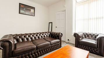 House, 3 Bedrooms, Patio, Garden View | Living room