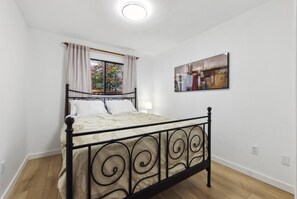 3 Schlafzimmer, Schreibtisch, Bügeleisen/Bügelbrett, kostenloses WLAN