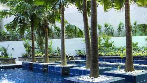 คอนโด, 1 ห้องนอน, พร้อมสิ่งอำนวยความสะดวกสำหรับผู้พิการ, ลานระเบียง | สระว่ายน้ำ | สระว่ายน้ำกลางแจ้ง